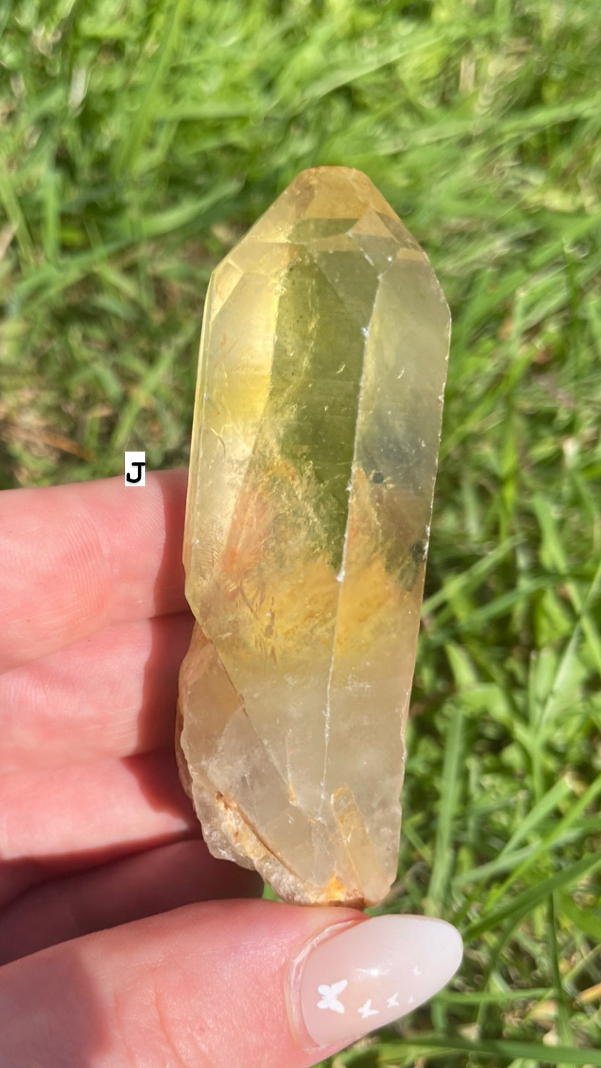 Natural citrine raw points