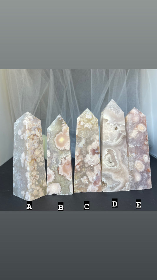 Flower agate in Quartz towers