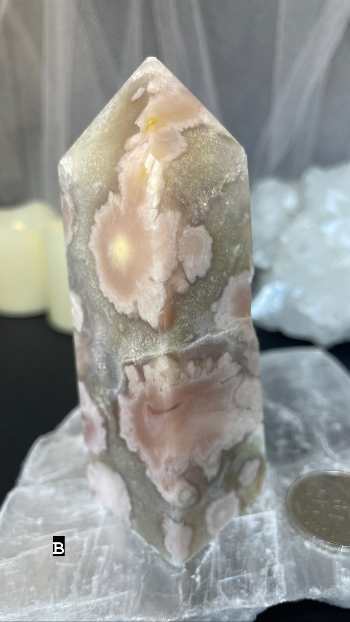 Flower agate in Quartz towers