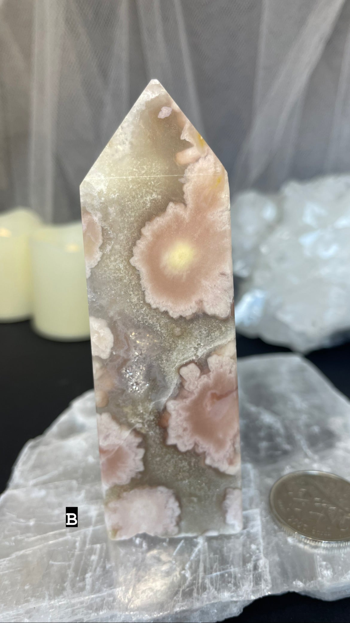 Flower agate in Quartz towers