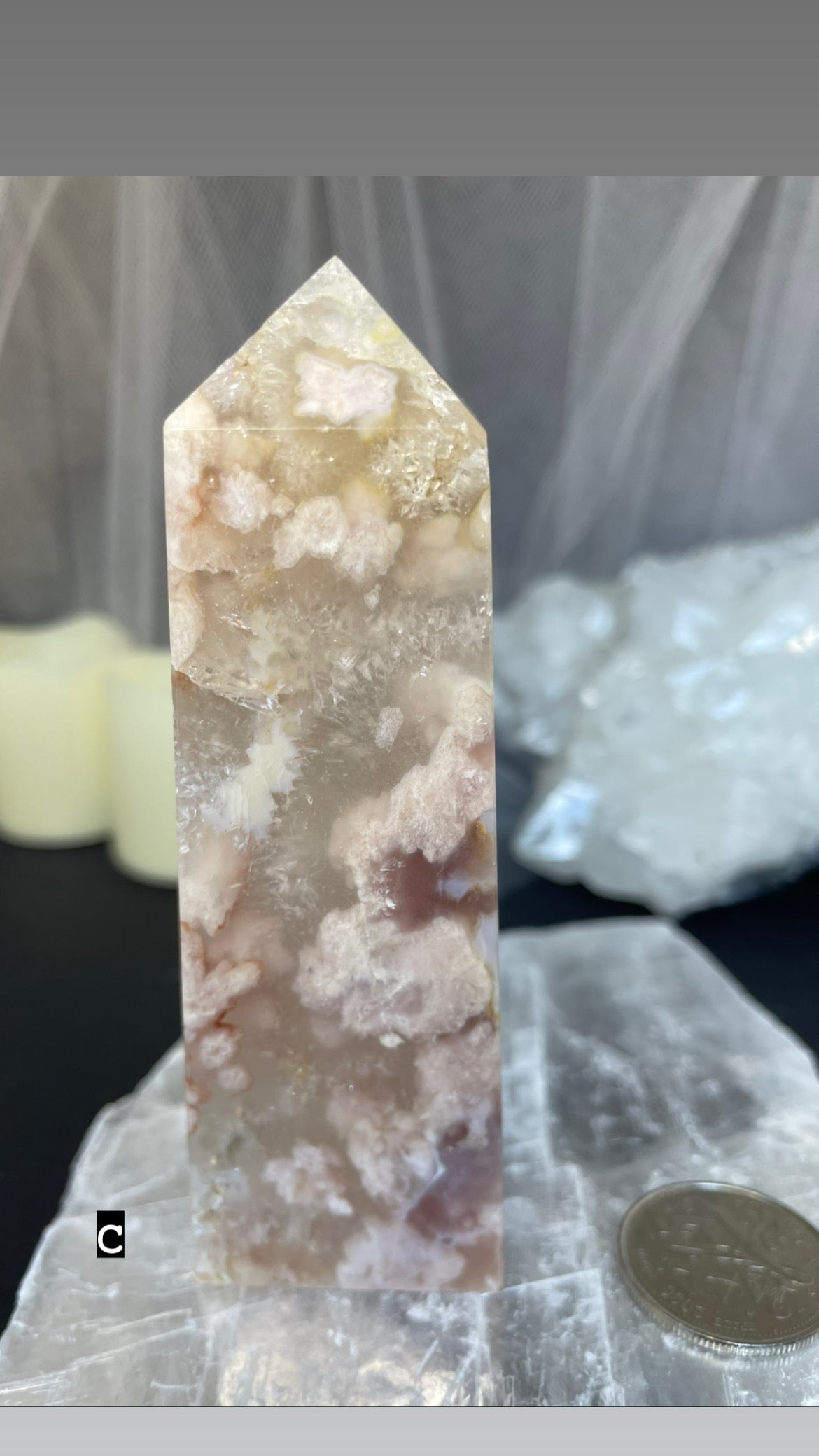 Flower agate in Quartz towers