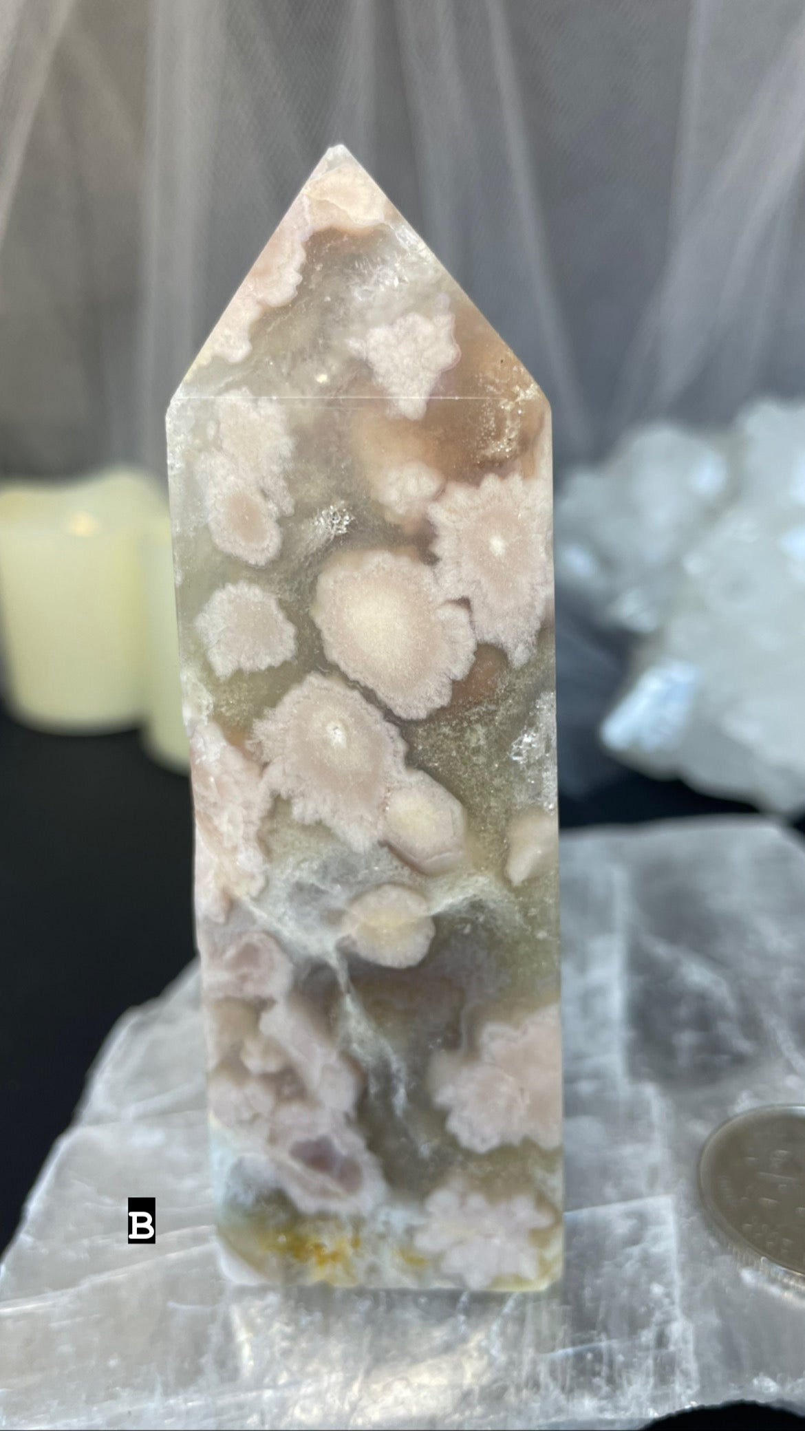 Flower agate in Quartz towers