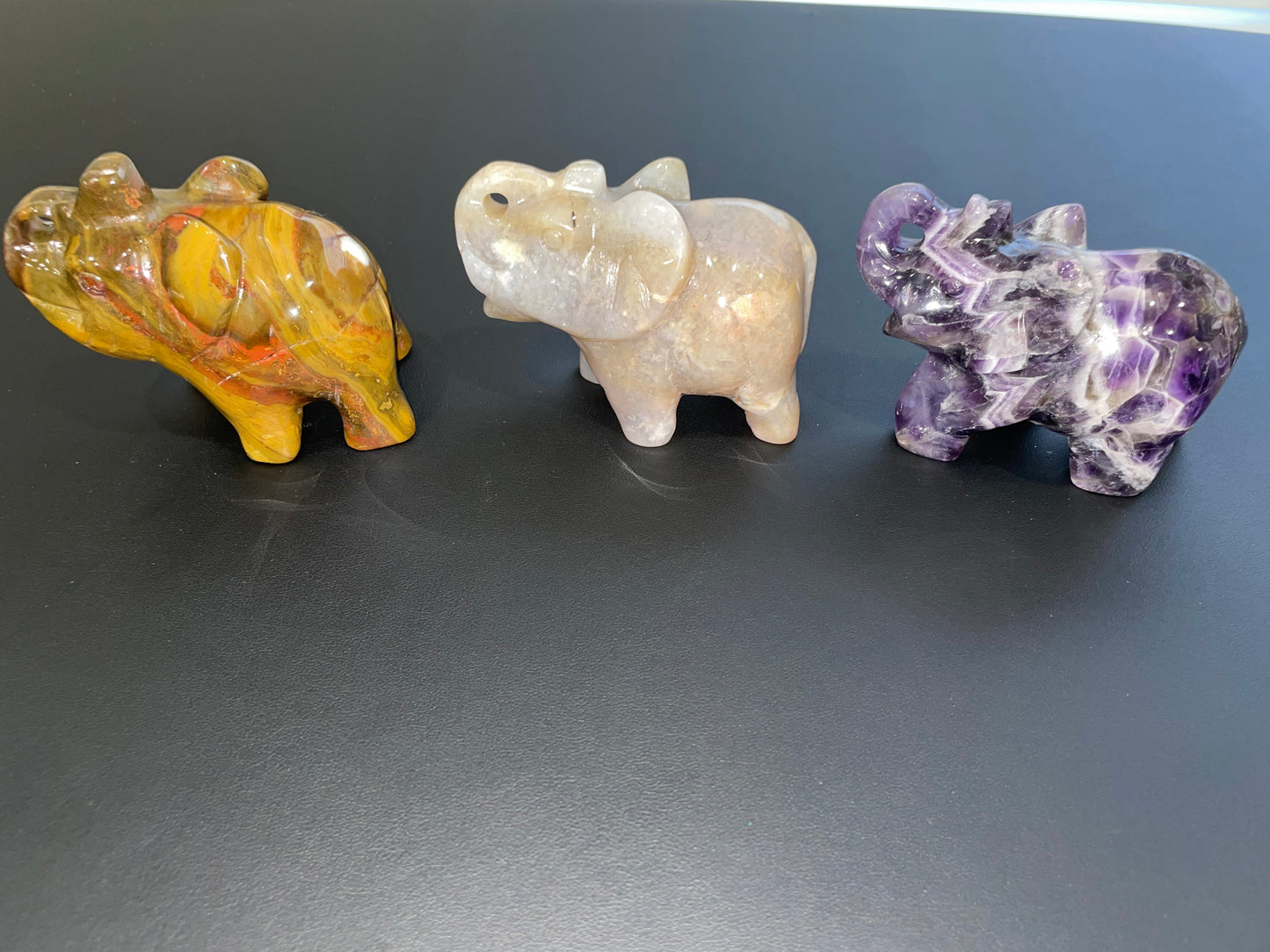 Elephant carving medium size