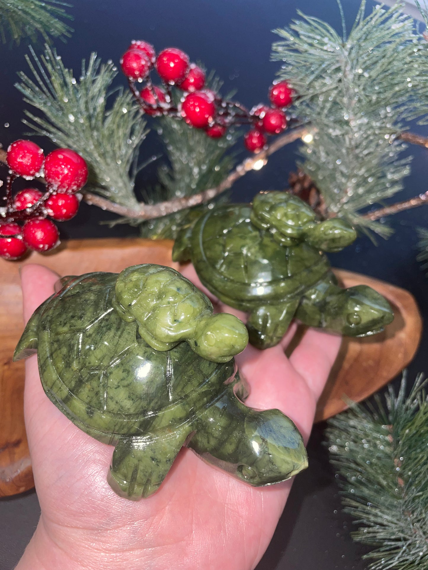 Jade turtles with baby carving